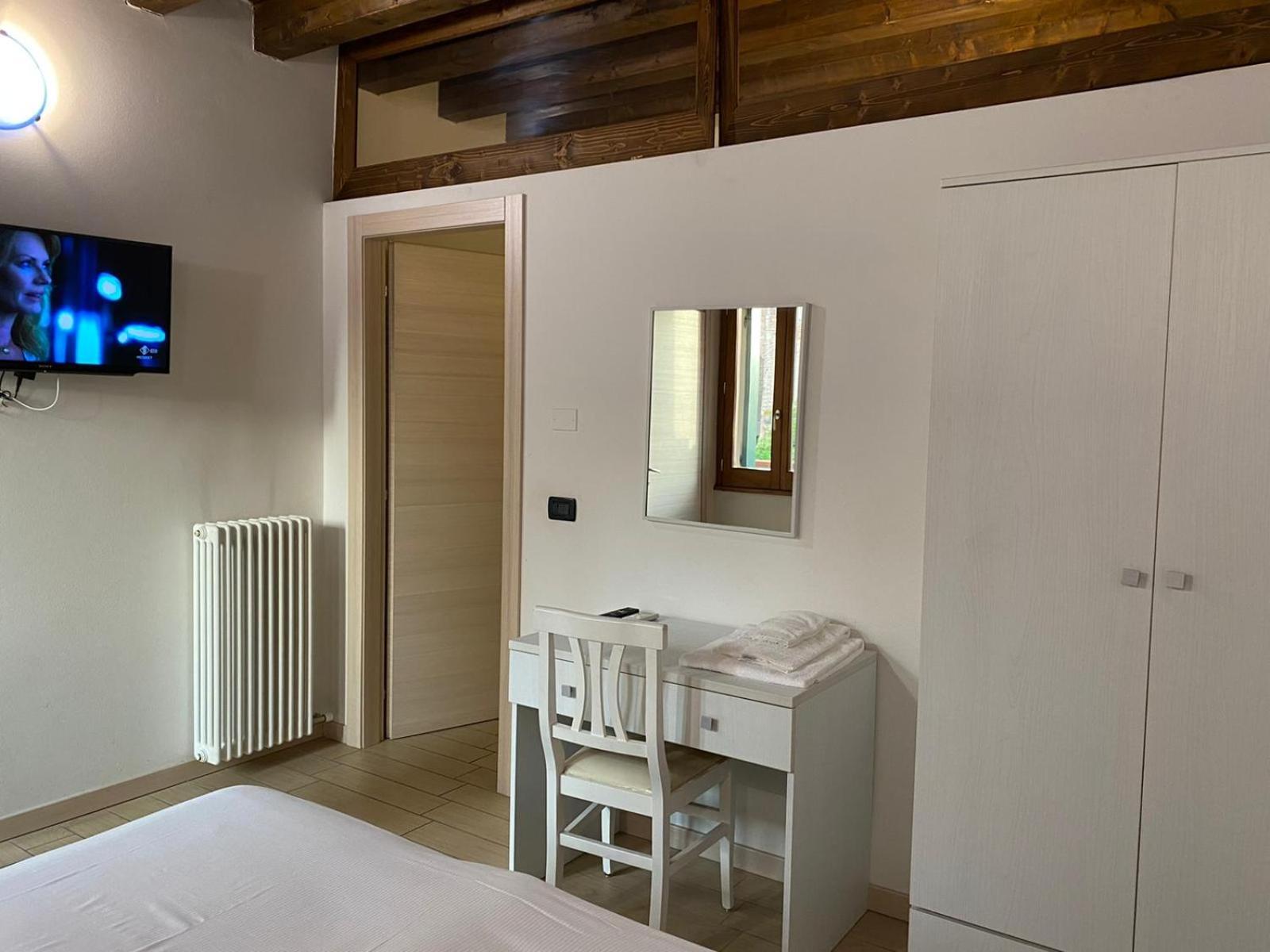 Sotto Le Mura Montagnana  Bilik gambar