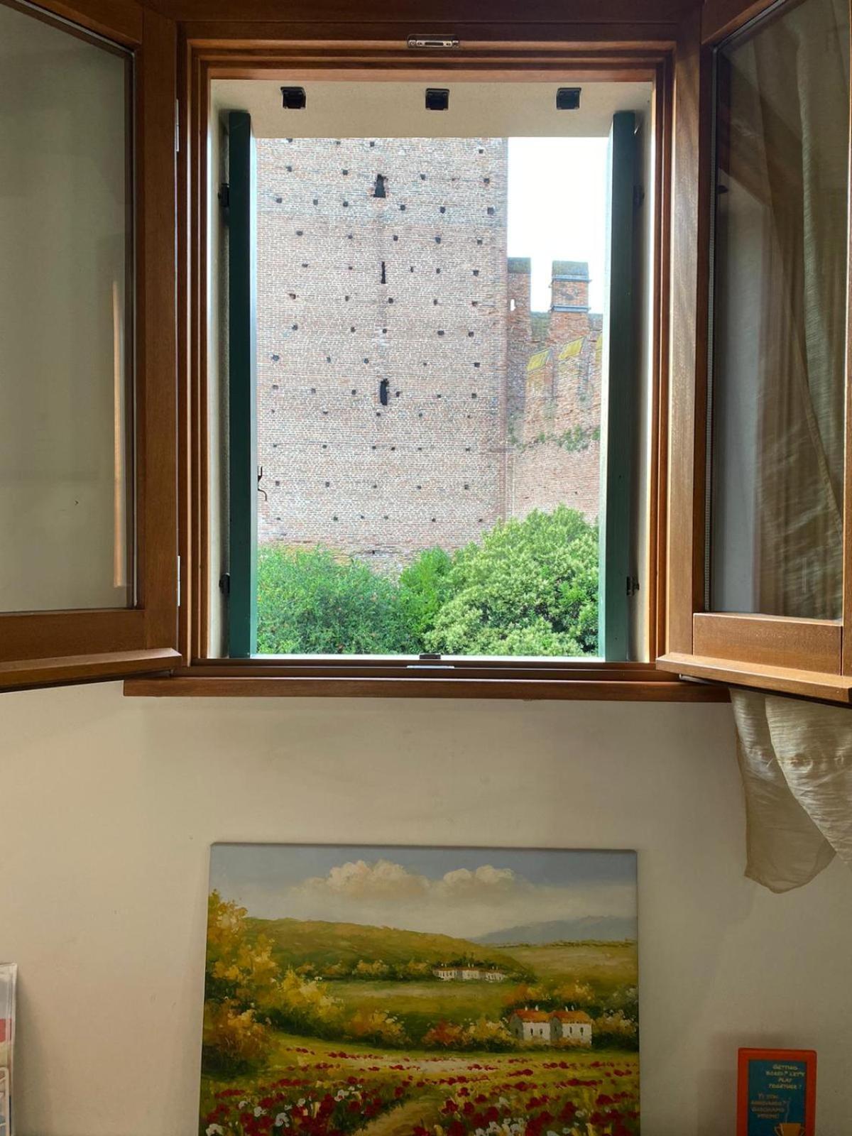 Sotto Le Mura Montagnana  Bilik gambar